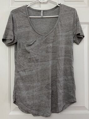 Z Supply Camo Heather Gray V-Neck Short Sleeve Tee with Pocket